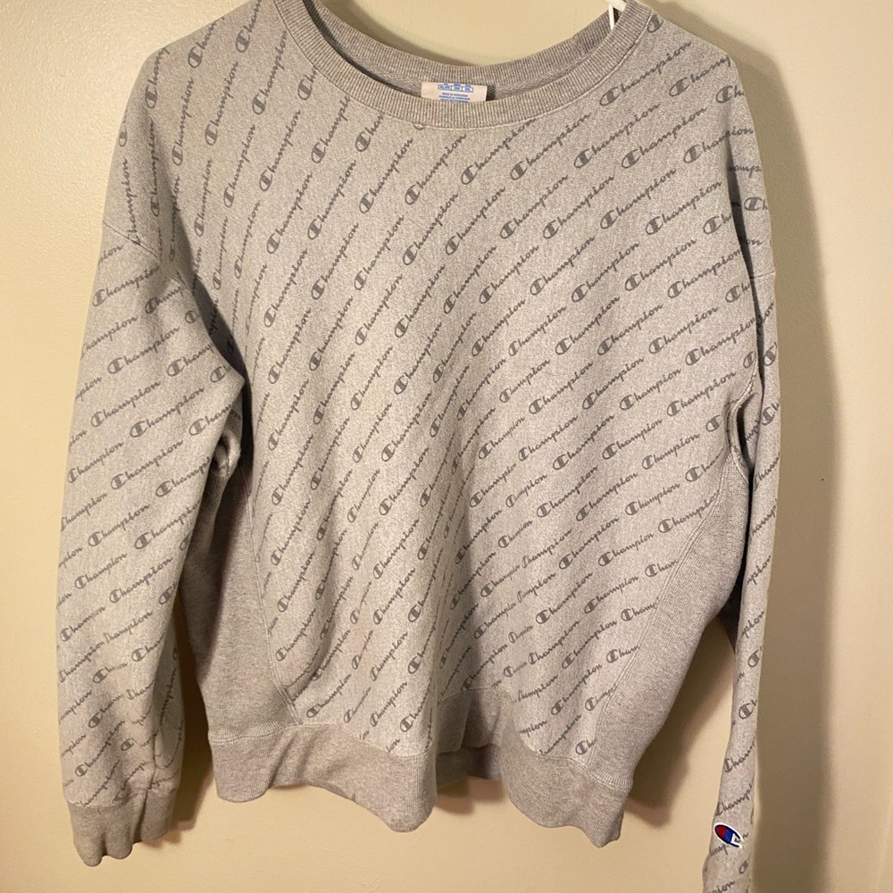 sweat shirt